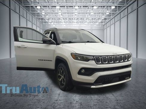 Used 2024 Jeep Compass Limited AWD/4WD image 9