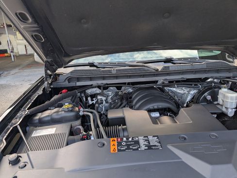 Used 2017 Chevrolet Silverado 1500 LTZ Z71 w/ Midnight Edition image 24