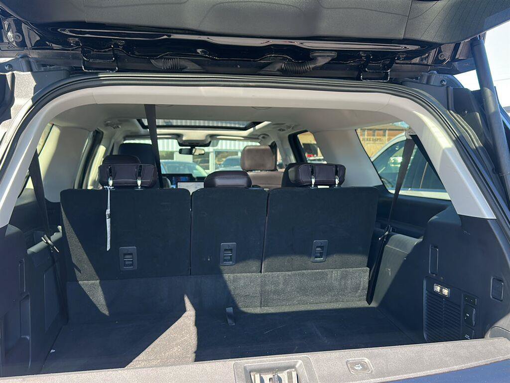 Used 2025 Ford Expedition Max Platinum w/ Platinum Ultimate Package AWD/4WD image 7