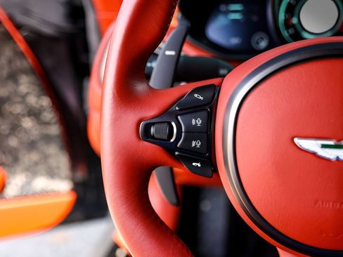 Used 2019 Aston Martin DBS Superleggera RWD image 15