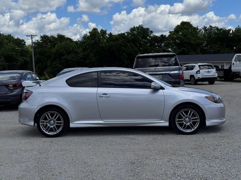 Used 2010 Scion tC FWD image 8
