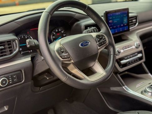 Used 2024 Ford Explorer XLT w/ Equipment Group 202A image 19