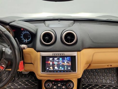 Used 2012 Ferrari California RWD image 18
