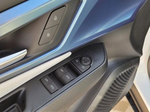 New 2025 Chevrolet Equinox EV LT image 15