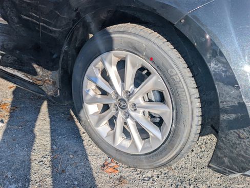 Used 2022 Toyota Corolla LE w/ LE Convenience Package image 9