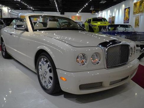 Used 2008 Bentley Azure image 1