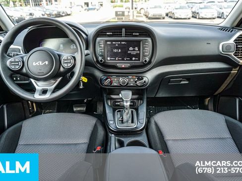 Used 2025 Kia Soul LX w/ LX Technology Package FWD image 26