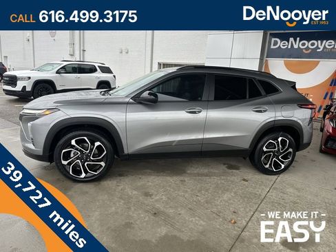 Certified 2024 Chevrolet Trax RS w/ Sunroof Package image 10