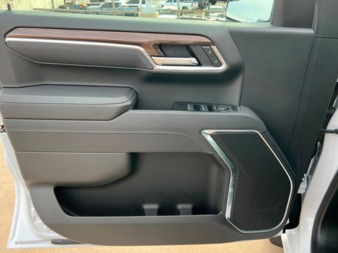 Used 2025 Chevrolet Silverado 1500 RST w/ Z71 Off-Road Package image 15