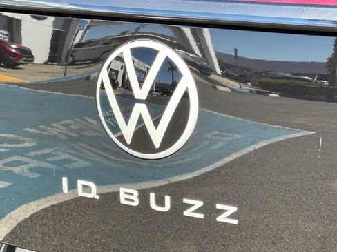 New 2025 Volkswagen ID. Buzz Pro S RWD image 28