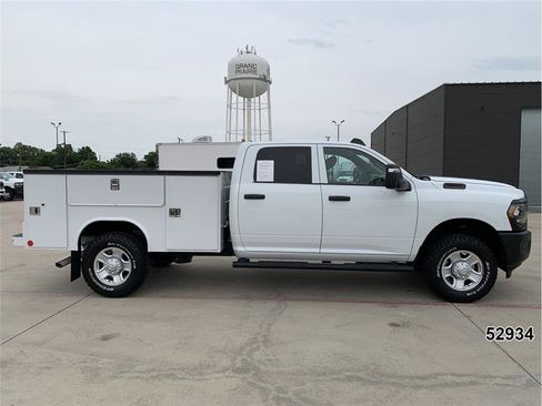 Used 2024 RAM 2500 Tradesman AWD/4WD image 5