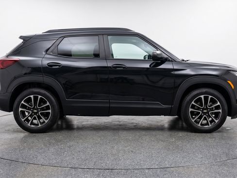 Used 2025 Chevrolet TrailBlazer LT FWD image 11