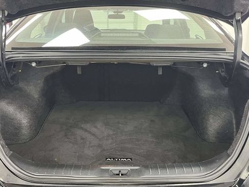 Used 2025 Nissan Altima 2.5 SV FWD image 21