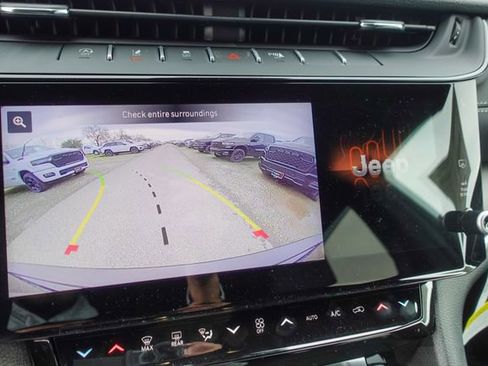 New 2026 Jeep Grand Cherokee Limited image 17