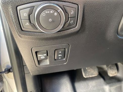 Used 2018 Ford F150 Lariat w/ Equipment Group 502A Luxury AWD/4WD image 20