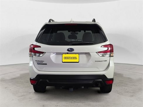 Used 2021 Subaru Forester Premium image 4
