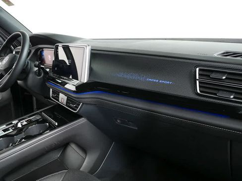 Certified 2024 Volkswagen Atlas Cross Sport SEL R-Line image 24