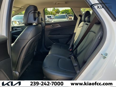 Certified 2025 Kia Sportage EX FWD image 11