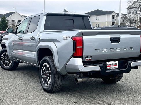 Used 2024 Toyota Tacoma TRD Sport image 11