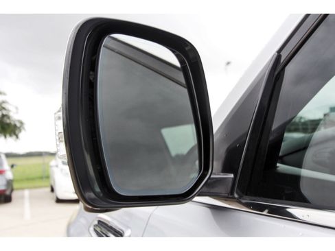 Used 2017 Nissan Armada Platinum RWD image 10