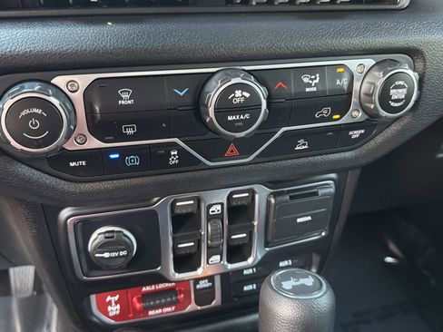 Used 2025 Jeep Wrangler Unlimited Sport S 4xe AWD/4WD image 22