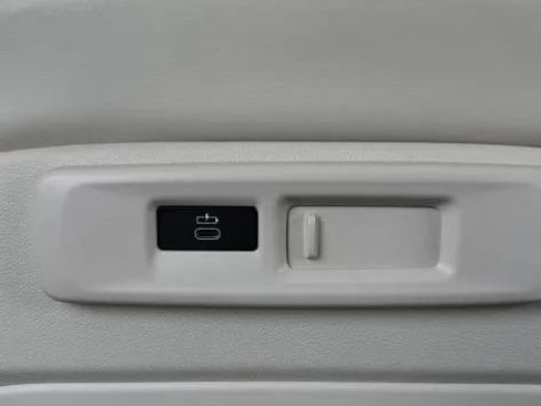 Used 2021 BMW X7 xDrive40i w/ M Sport Package AWD/4WD image 48