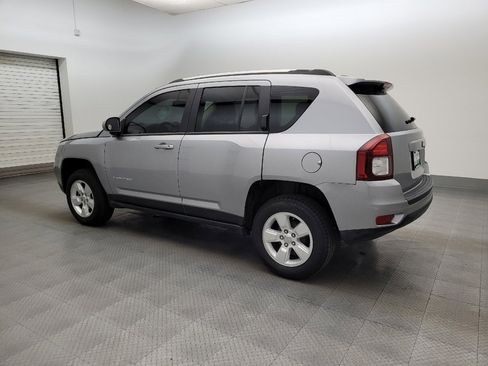 Used 2017 Jeep Compass Latitude image 3