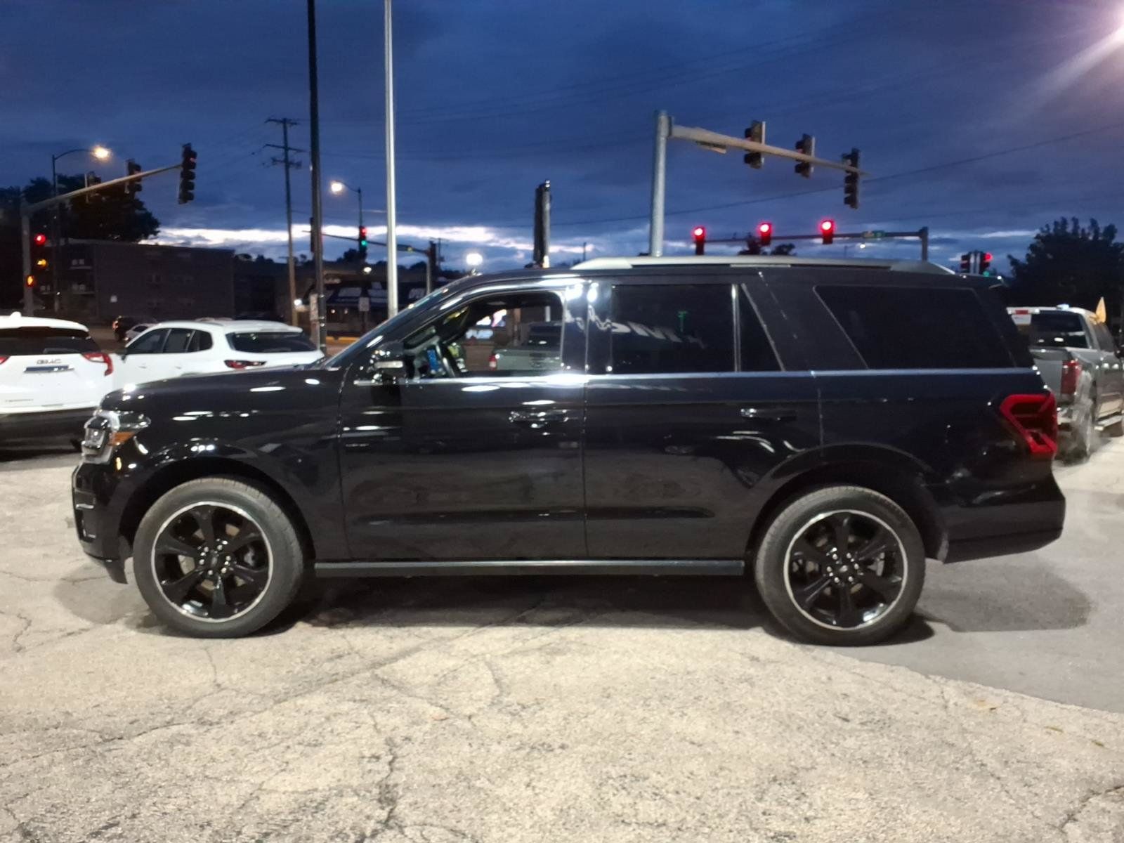Certified 2023 Ford Expedition Limited AWD/4WD image 6