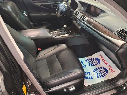 Used 2013 Lexus LS 460 L image 10