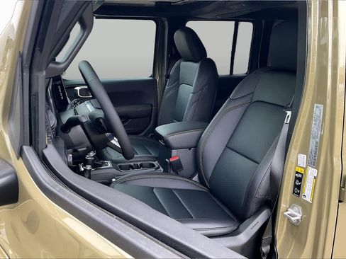 New 2026 Jeep Wrangler Unlimited Sahara AWD/4WD image 9
