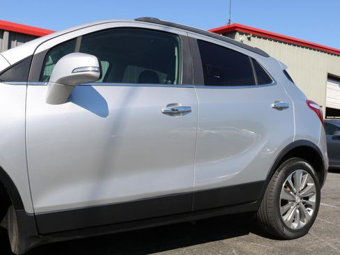 Used 2019 Buick Encore Preferred AWD/4WD image 8