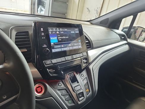 Used 2023 Honda Odyssey Sport image 12