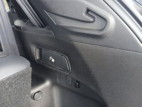 Used 2024 Mitsubishi Outlander SE image 11