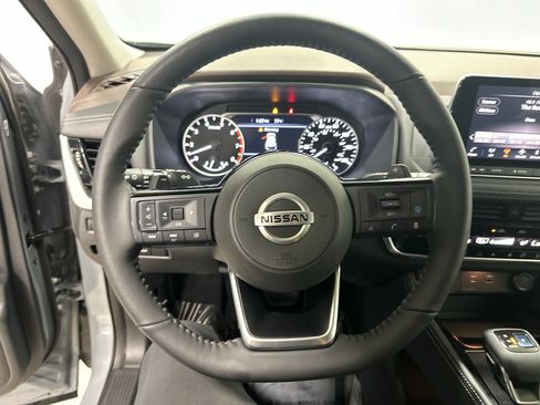 Used 2021 Nissan Rogue SL AWD/4WD image 18