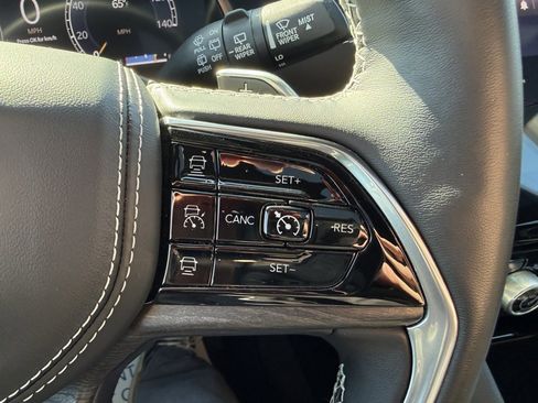 Used 2021 Jeep Grand Cherokee L Overland w/ Luxury Tech Group IV AWD/4WD image 25