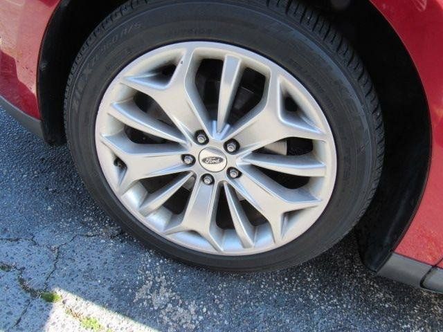 Used 2017 Ford Taurus Limited FWD image 18