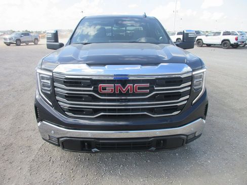 New 2026 GMC Sierra 1500 SLT w/ SLT Premium Plus Package image 12