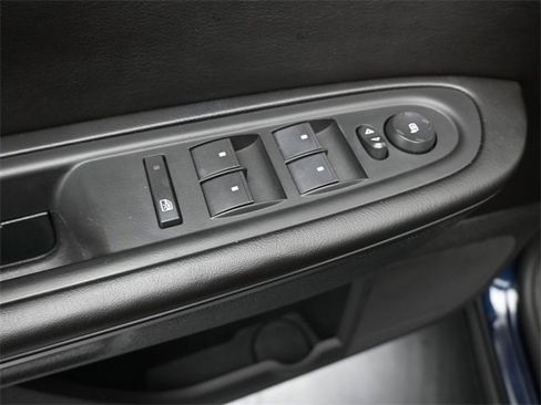 Used 2017 Chevrolet Traverse LT image 13