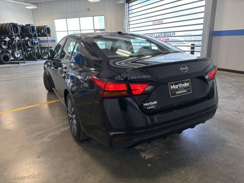 Used 2025 Nissan Altima 2.5 SV FWD image 7
