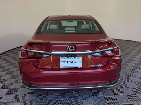 Used 2020 Lexus ES 300h w/ Accessory Package FWD image 6