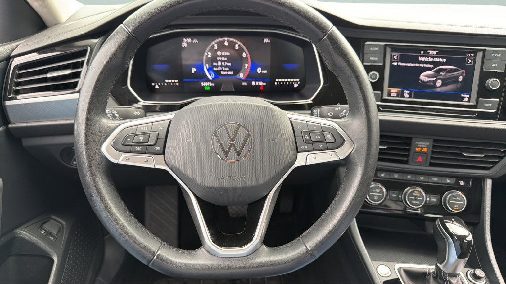 Used 2024 Volkswagen Jetta SE FWD image 11