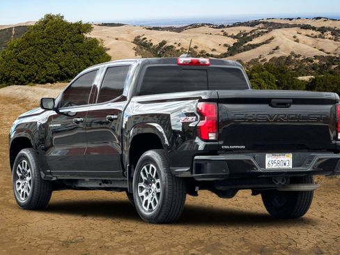 Used 2023 Chevrolet Colorado Z71 w/ Z71 Convenience Package 2 image 6