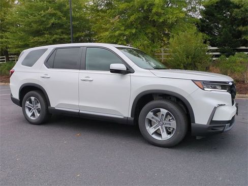 New 2025 Honda Pilot EX-L image 2