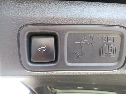 Used 2023 Ford Expedition Max XLT image 32