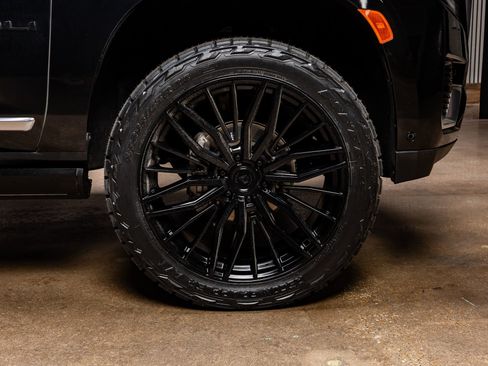 Used 2023 GMC Yukon Denali w/ Denali Reserve Package image 12