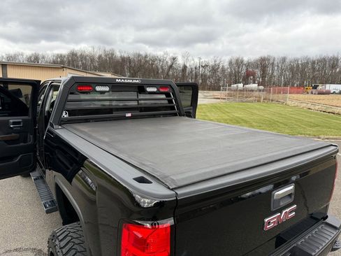 Used 2018 GMC Sierra 3500 Denali w/ Duramax Plus Package image 17