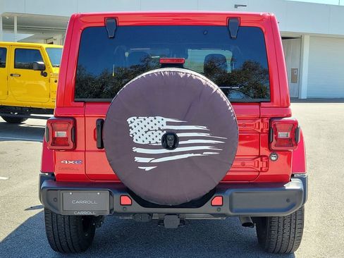 Used 2022 Jeep Wrangler Unlimited Sahara w/ Cold Weather Group image 6