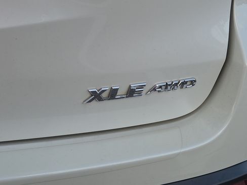 Used 2015 Toyota Highlander XLE AWD/4WD image 7