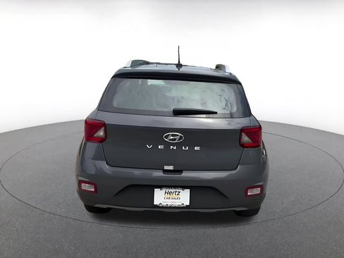 Used 2025 Hyundai Venue SEL FWD image 12