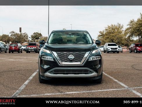Used 2022 Nissan Rogue SV AWD/4WD image 2